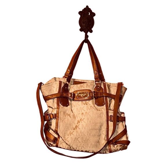 Michael Kors Large MK Tan Purse Shoulder Bag - Picture 1 of 7